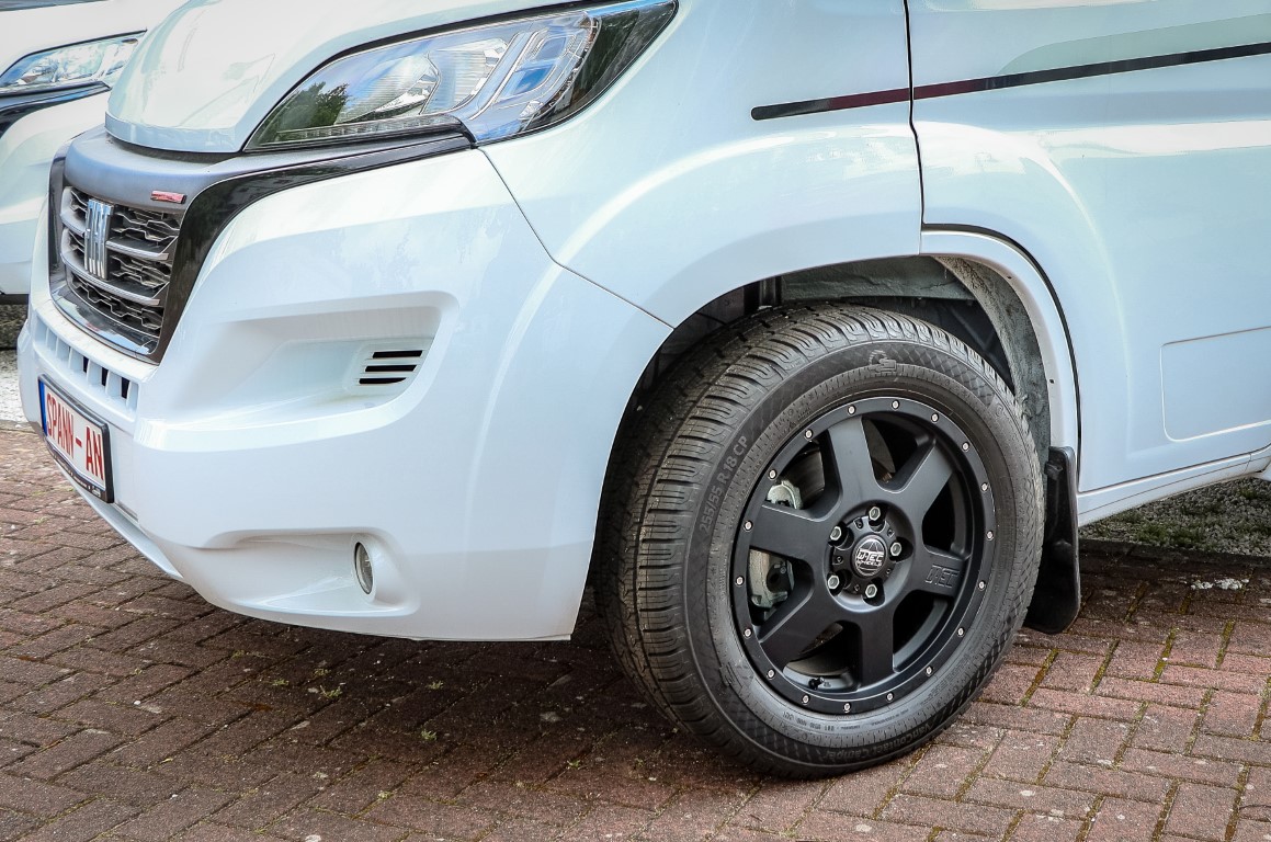 1x complete wheel W-TEC All Terrain 18" + 235/55 R18 (104-V) GOODYEAR V4S-G3 suitable for Fiat Ducato (2006-) 5x118