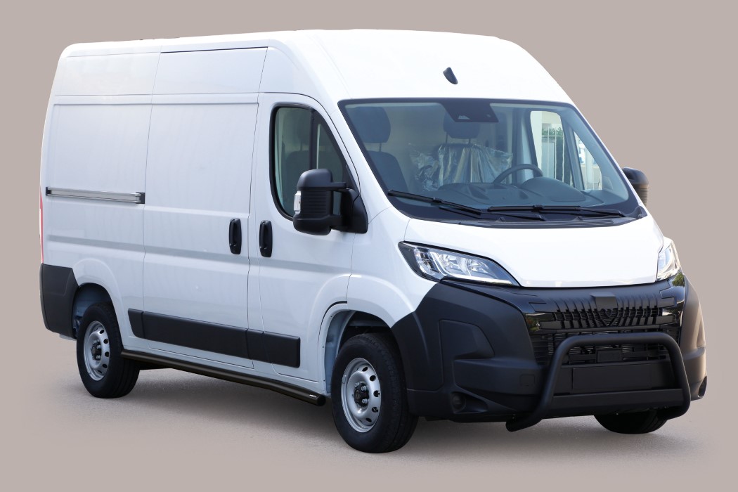 Schwarzer Frontschutzbügel passend für Fiat Ducato (2024-)