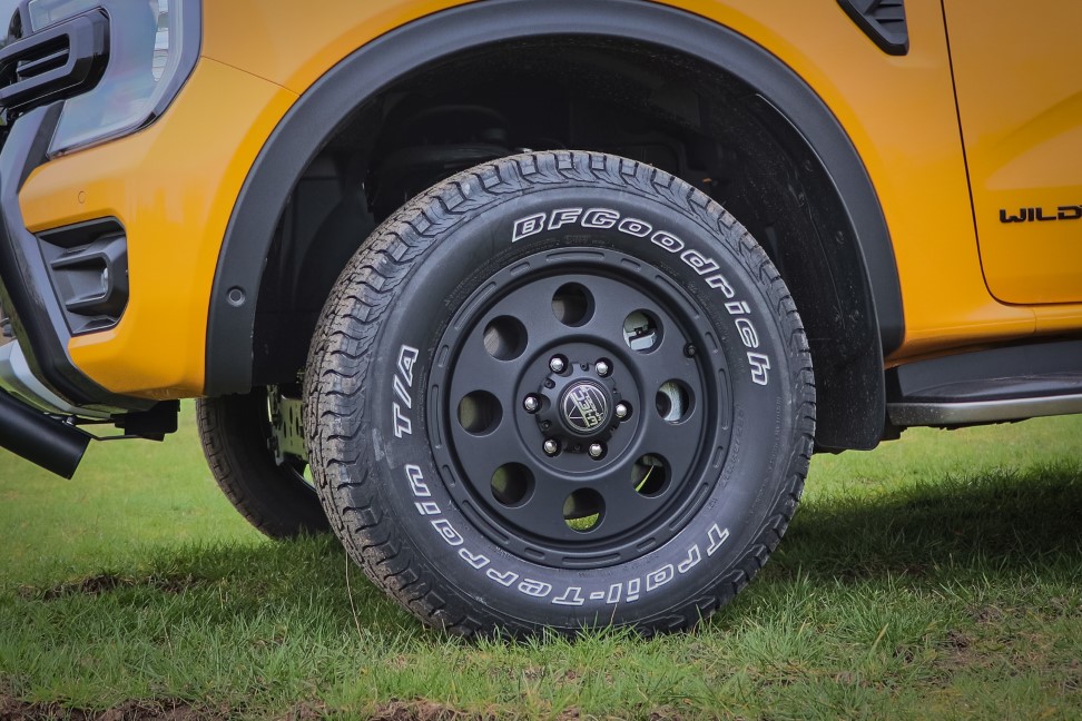 1x Komplettrad W-TEC XPlorer 17" + 285/65 (121-S) General Grabber AT3 passend für Ford Ranger (2012-2018)