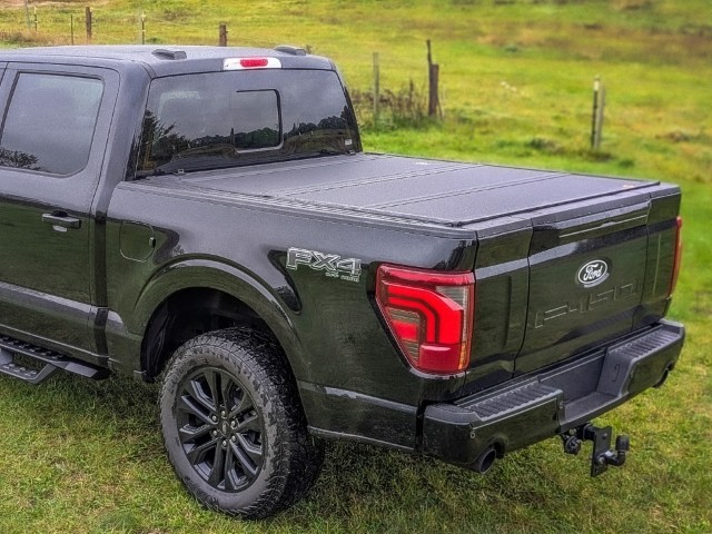 HSP | 3-teilig klappbare Laderaumabdeckung | passend für Ford F-150 (2015-2025) 5.5ft Bed
