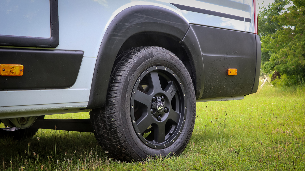 1x complete wheel W-TEC All Terrain 18" + 255/60 R18 (112-V) Goodyear V4S-G3 suitable for Fiat Ducato (2006-) BC 5x118