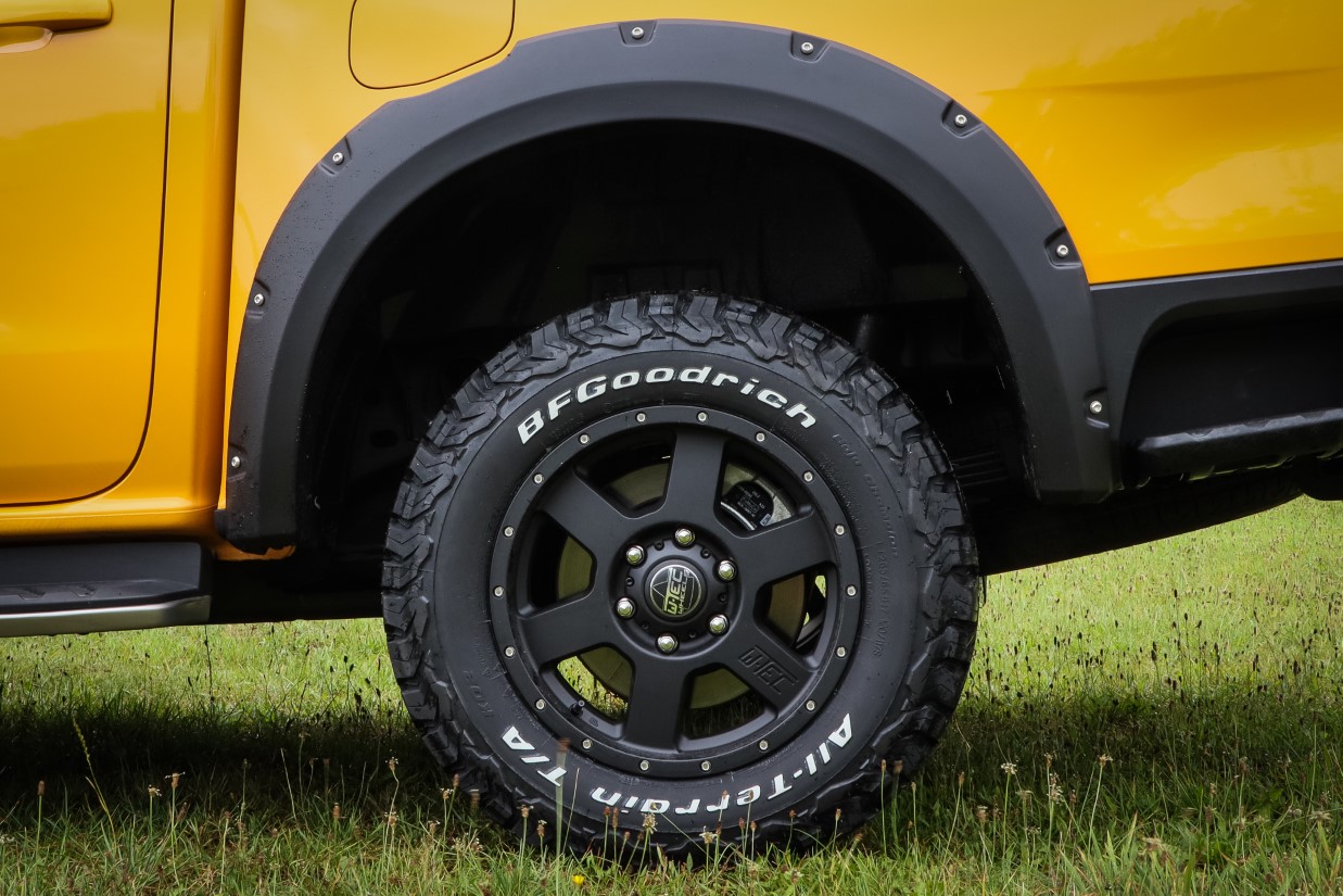 1x complete wheel W-TEC All Terrain 17" + 285/65 (121-S) General Grabber AT3 suitable for Ford Ranger (2012-2018)