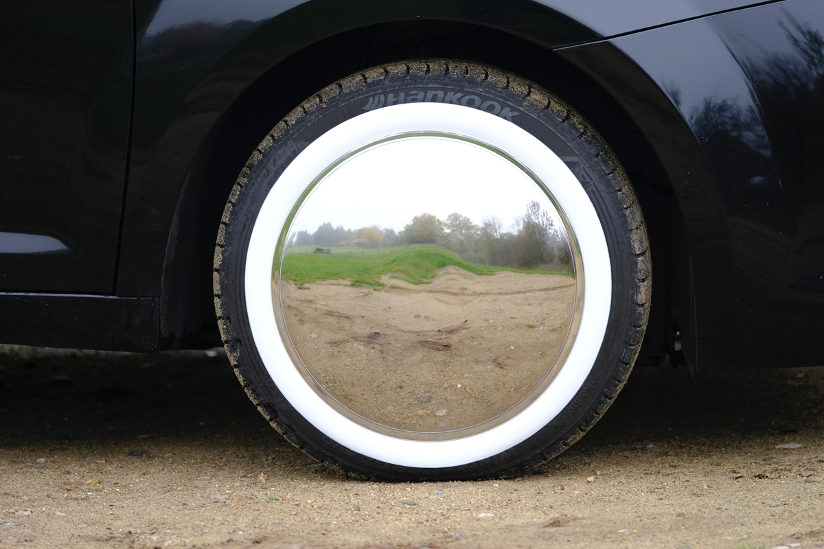 Stainless steel moon caps with whitewall rings (white) - 14 to 16 inch