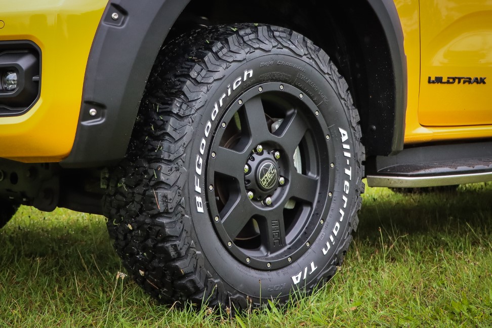 1x complete wheel W-TEC All Terrain 17" + 285/65 (121-S) General Grabber AT3 suitable for Ford Ranger (2012-2018)