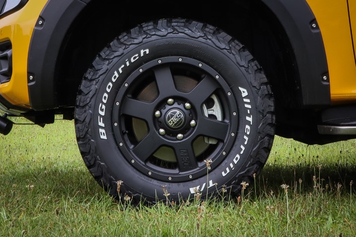 1x complete wheel W-TEC All Terrain 17" + 285/65 (121-S) General Grabber AT3 suitable for Ford Ranger (2012-2018)