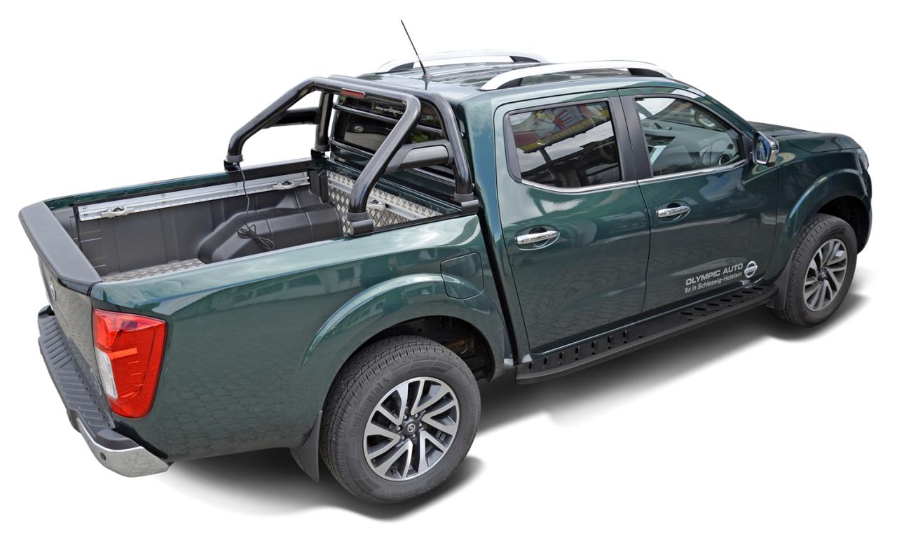 Black powder coated running boards suitable for Nissan Navara D231 NP300 Double Cabine (2015-2021)