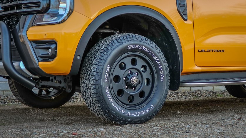 1x Komplettrad W-TEC XPlorer 17" + 285/65 (121-S) General Grabber AT3 passend für Ford Ranger (2012-2018)